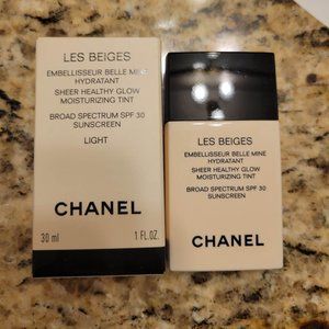 Chanel Les Beiges Sheer Healthy Glow Moisturizing Tint SPF 30 in Light